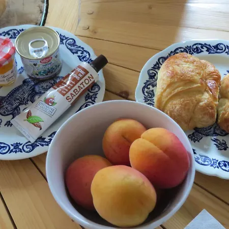 Alojamento de Acomodação e Pequeno-almoço Chez Cecile Et Mickael Saint-Fortunat-sur-Eyrieux